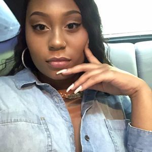 Meet your Posher, Najiah